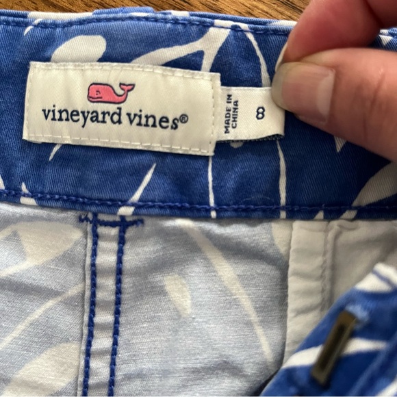 Vineyard Vines Monstera Printed Every Day Shorts Size 8 Blue White Printed Leave - Picture 9 of 9